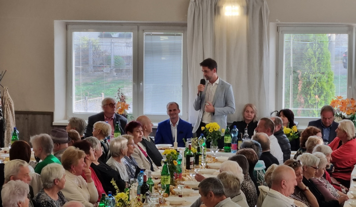 Október mesiac úcty k starším -posedenie seniorov obcí Lehôtka, Lupoč, Ľuboreč, Mašková