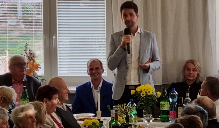 Október mesiac úcty k starším -posedenie seniorov obcí Lehôtka, Lupoč, Ľuboreč, Mašková